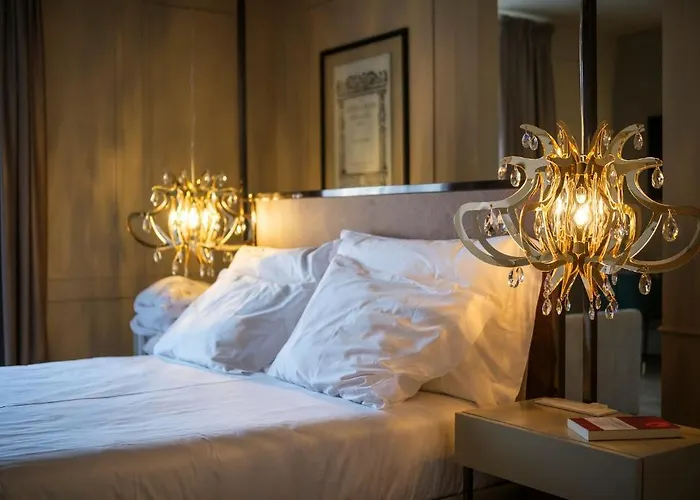 Hotel Azores Book 4*