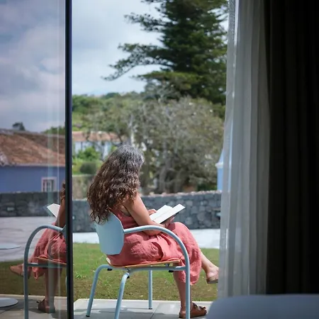Hotel Azores Book