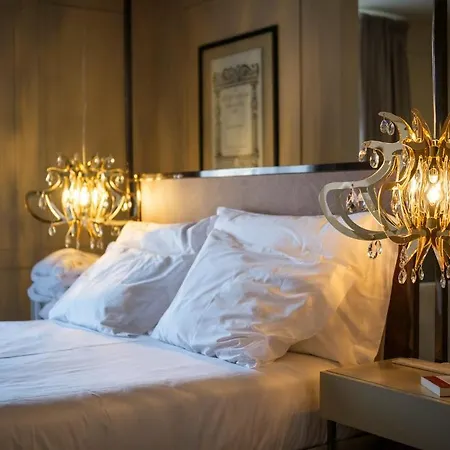 Hotel Azores Book 4*