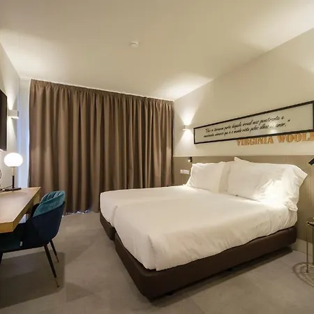 Hotel Azores Book