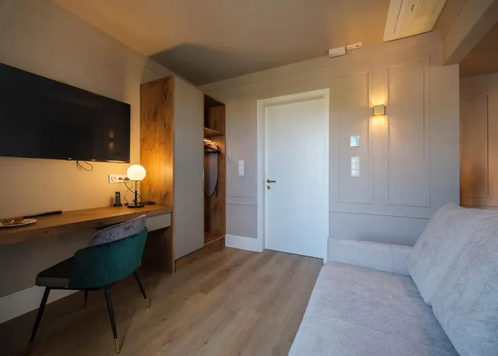 Azores Book 4* Angra do Heroismo