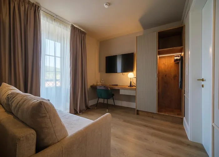 Azores Book 英雄港