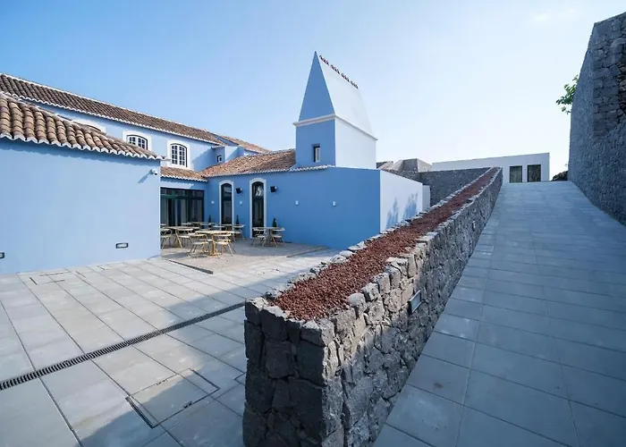 Azores Book 英雄港